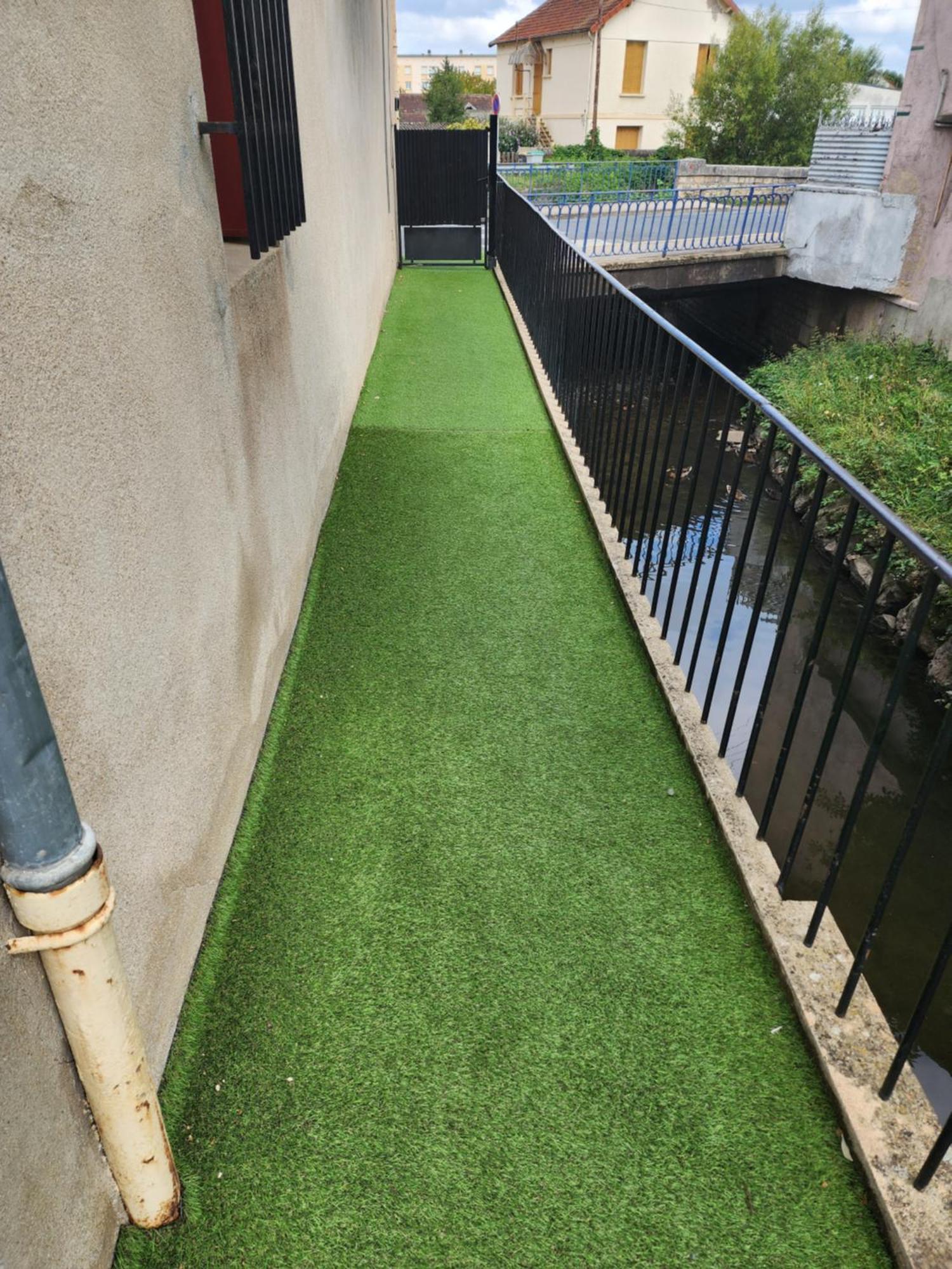 Appartement Duplex F2 Tout Confort Proche Centre Ville Avec Parking Gratuit Montluçon Dış mekan fotoğraf