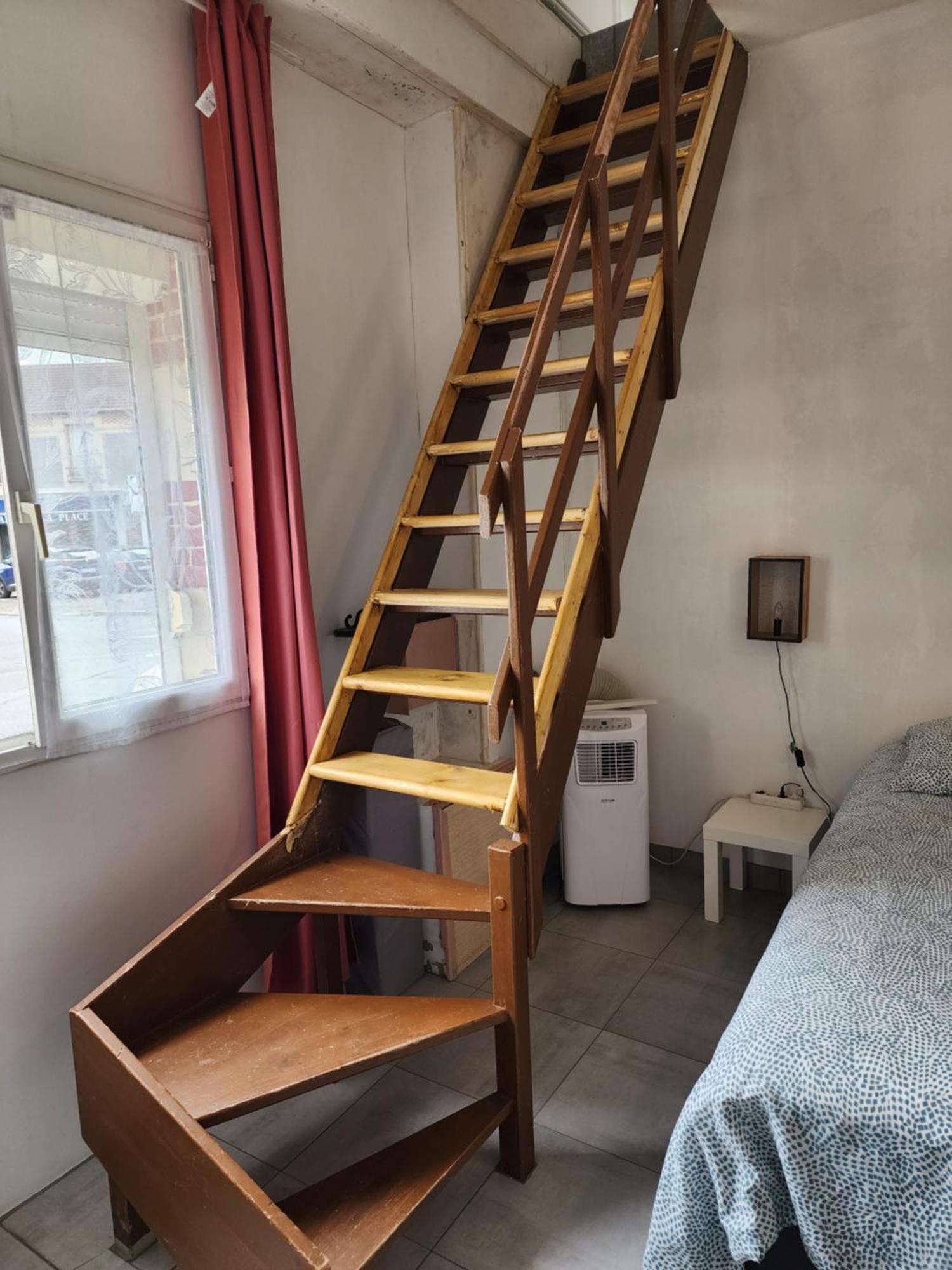 Appartement Duplex F2 Tout Confort Proche Centre Ville Avec Parking Gratuit Montluçon Dış mekan fotoğraf